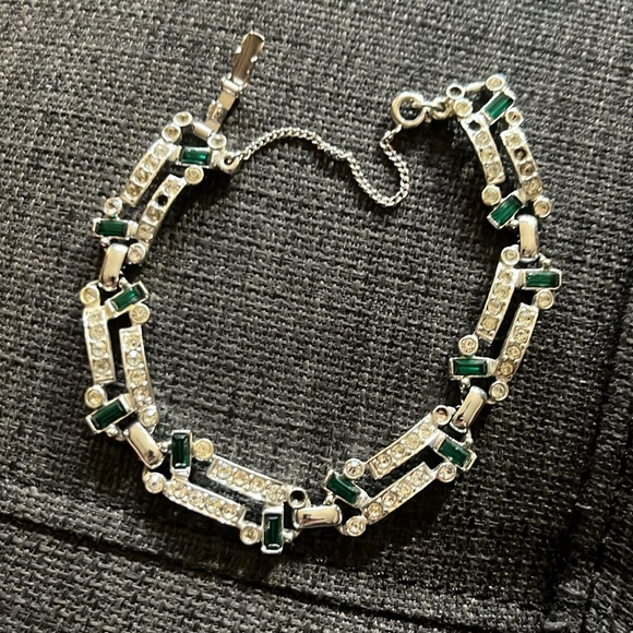 Vintage Sarah Coventry Emerald Ice Bracelet & Earrings Jewelry Set - Picture 10 of 16